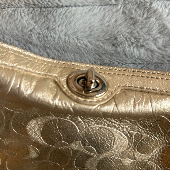Coach Gold tones wristlet - Picture 4 of 14